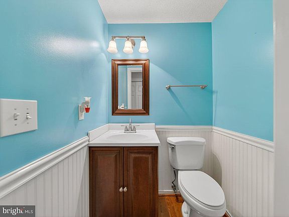 5th image of 9136 Karlo St