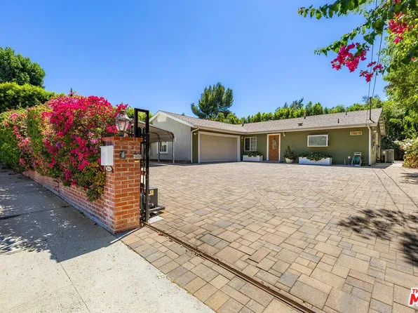 20628 Clark St, Woodland Hills, CA 91367