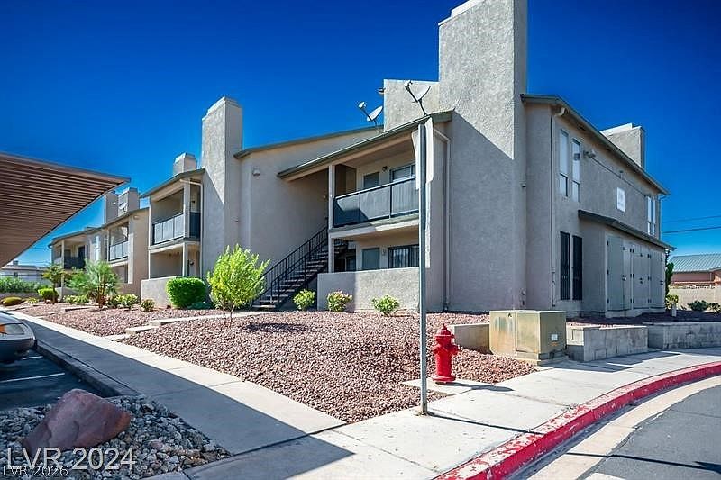 1st image of 2981 Country Manor Ln APT 9
