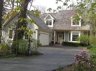 985 Pine St, Winnetka, IL 60093