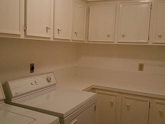 3rd image of 15602 Creekhaven Dr