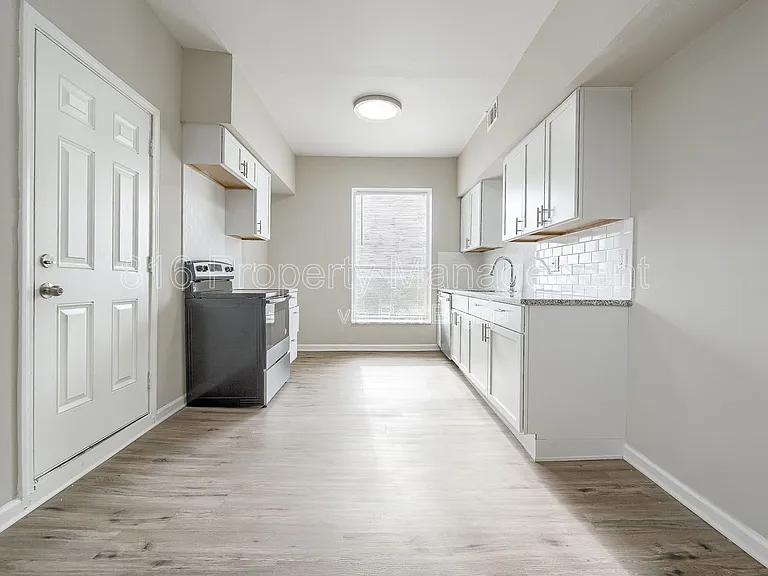 301 Benton Blvd #3 — Photo 5