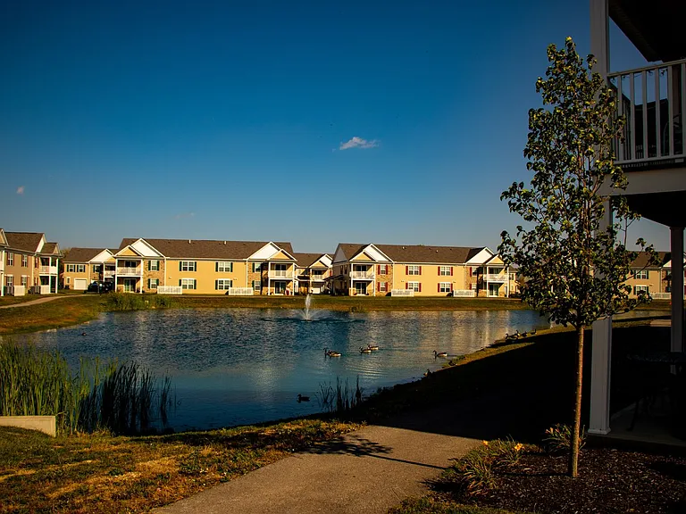 Latham Apartments — Photo 103