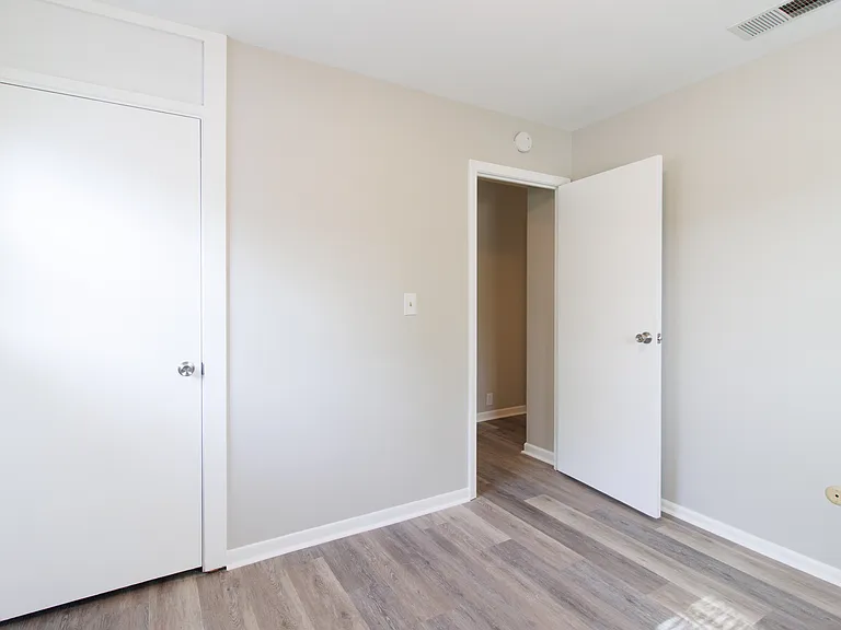 1445 Rolling Ridge Dr — Photo 18