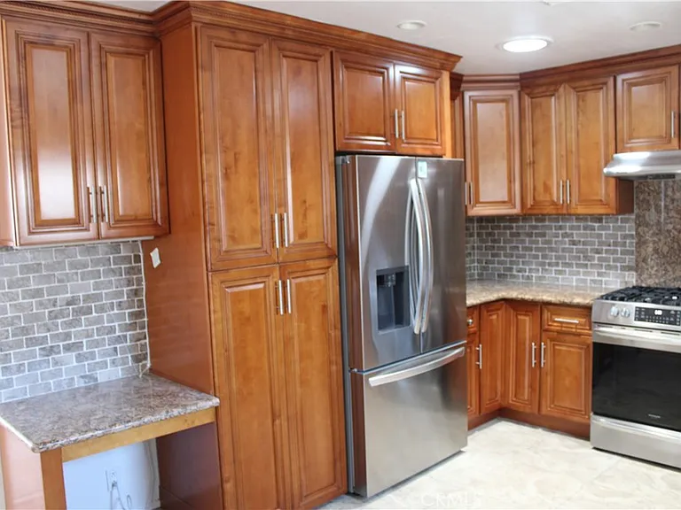 5192 Robinwood Dr — Photo 9