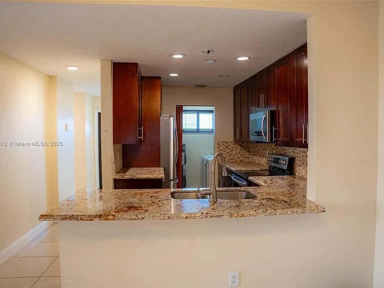 2408 N 35th Ave #2408 — Photo 10