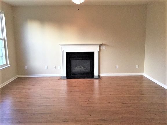 4th image of 3913 Tutbury Dr