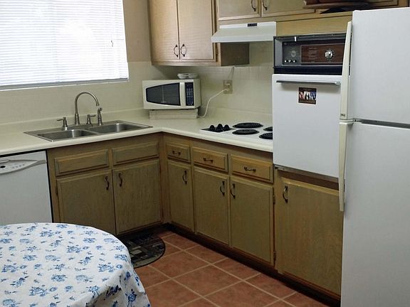 2nd image of 10915 W Abbott Ave