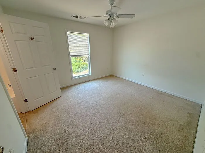 1501 Graduate Ln — Photo 6