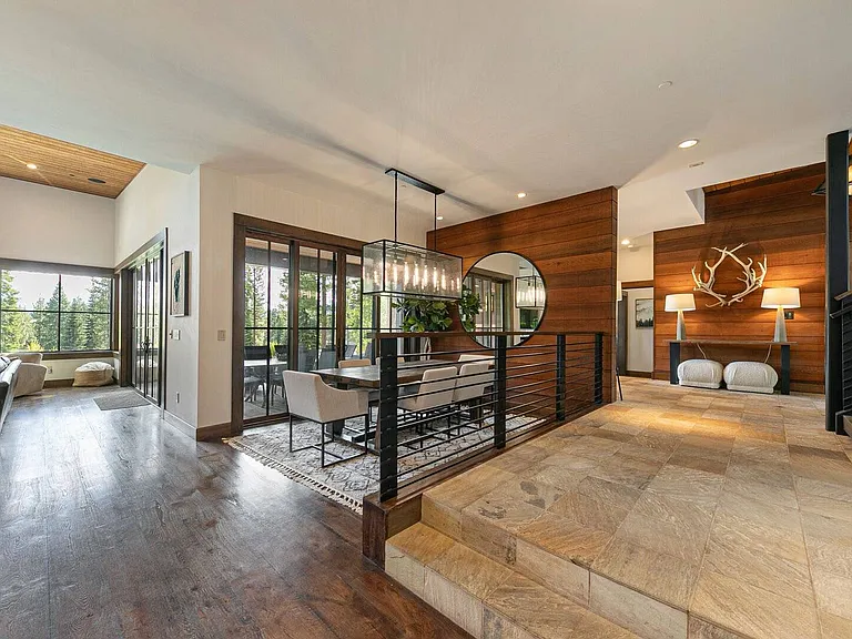 8615 Huntington Ct — Photo 18