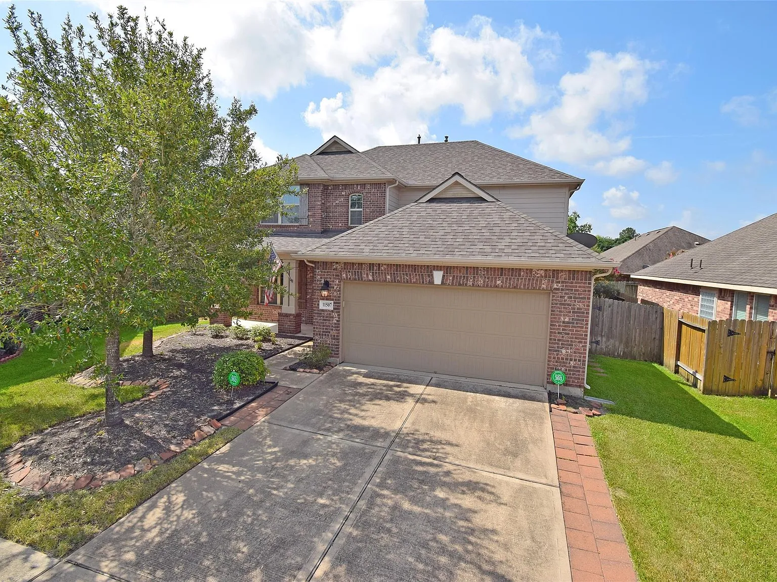 4 bed, 2.5 bath, 2570 sqft, $2,595 — Photo 2