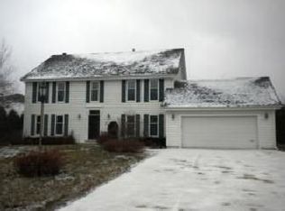 W263N2321 Deer Haven Dr, Pewaukee, WI 53072