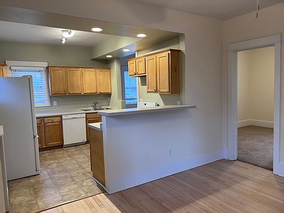 5th image of 305-307 N 8th Ave E