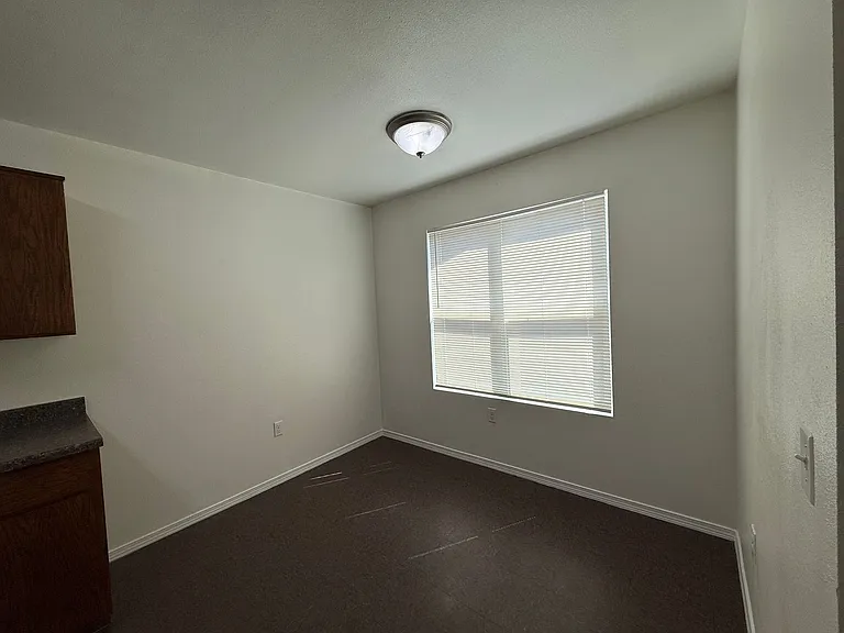 Diana Drive Apartments — Photo 21