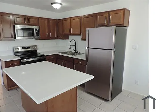2719 W Maryland Ave — Photo 10