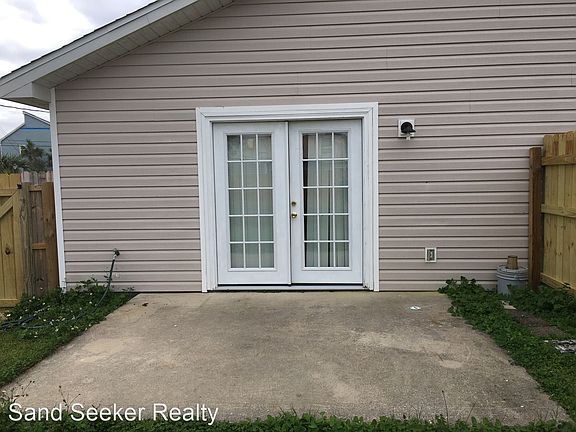 5th image of 3908 And 3910 Raven St