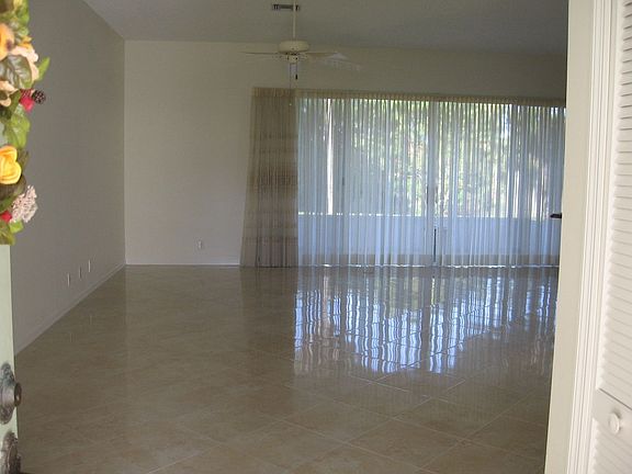 3rd image of 3719 Woods Walk Blvd