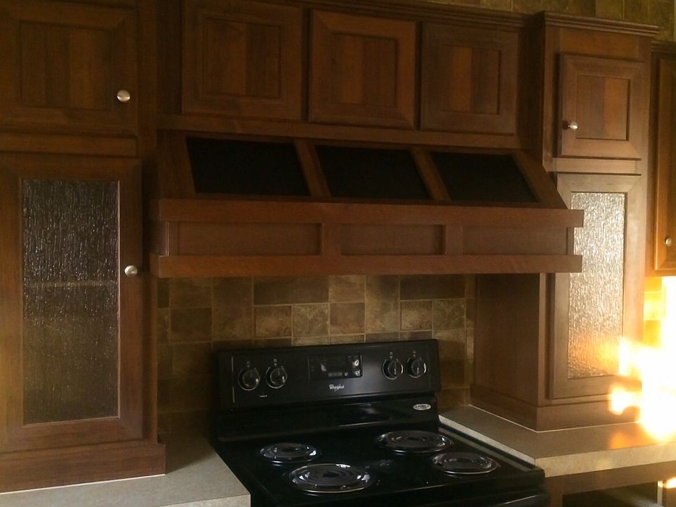 1st image of 12095 Jefferson Ave