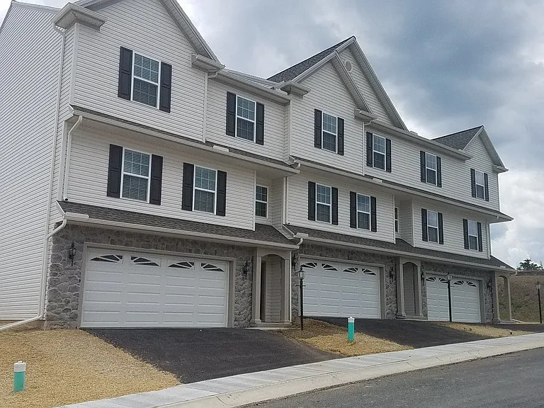 2327 Bartlett Rd #28C — Photo 1