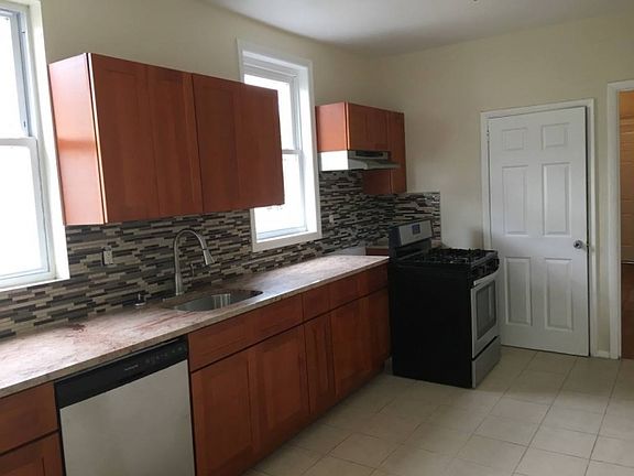 5th image of 116 William St