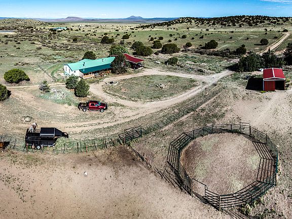 3rd image of 132 Dark Canyon Rd