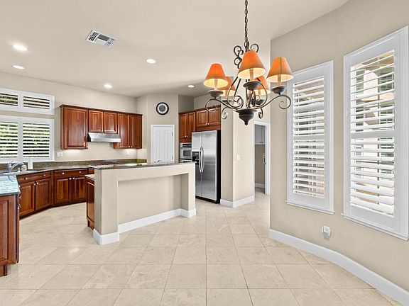 3rd image of 100 Paizano Ct