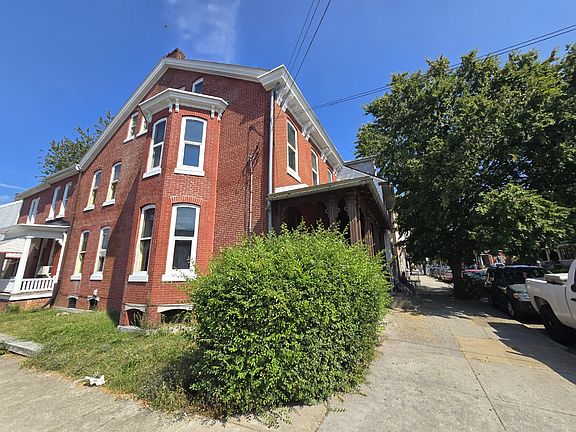 2nd image of 1017 Chestnut St #1