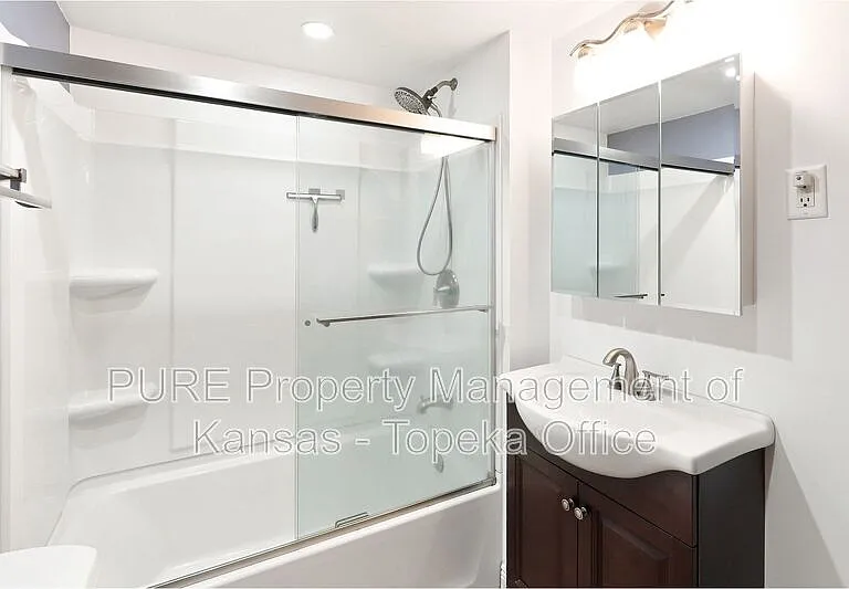 1746 NW 39th St — Photo 17