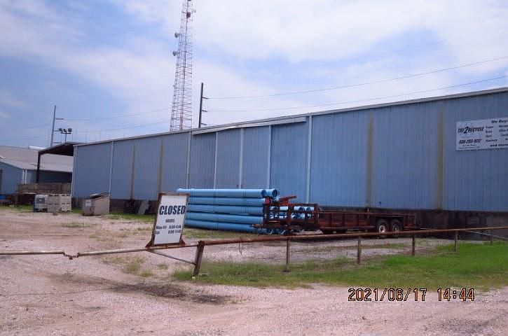 2nd image of 916 15th St