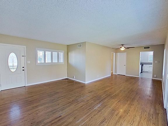 3rd image of 15809 Sharonhill Dr