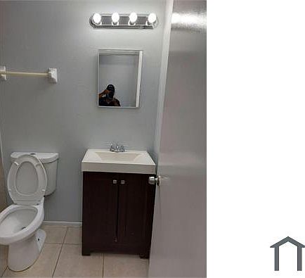 3rd image of 1850 SE Aneci St