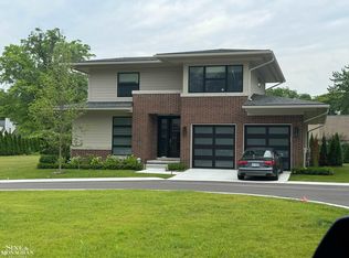 361 Moselle Pl, Grosse Pointe, MI 48236