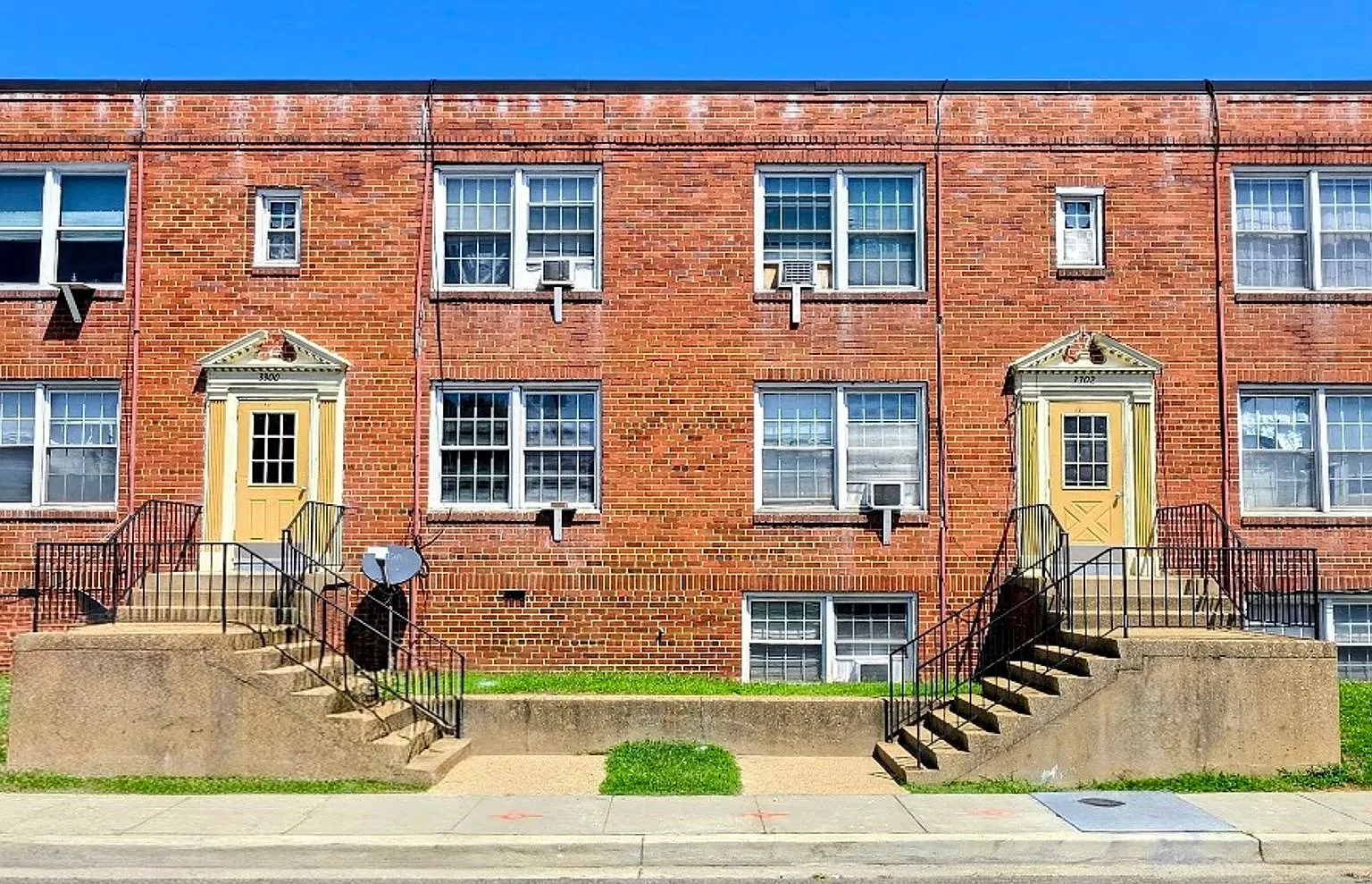 3300 East Capitol St Ne — Photo 2