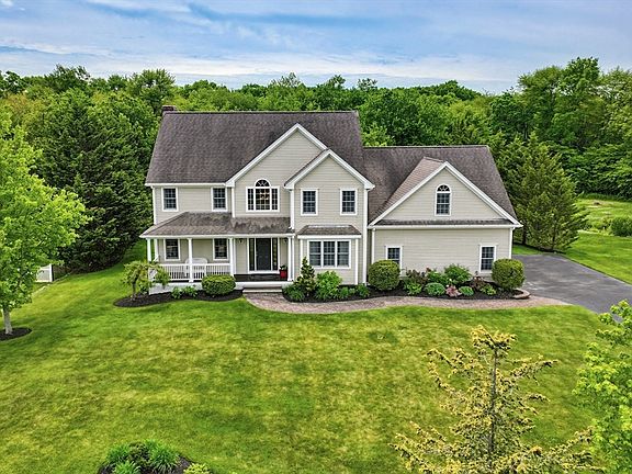 2nd image of 52 Kensington Ct