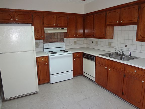 3rd image of 3840 Hudson Ct