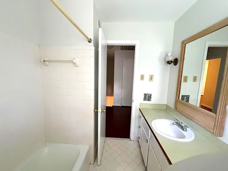 5016 Vescova Ct — Photo 10