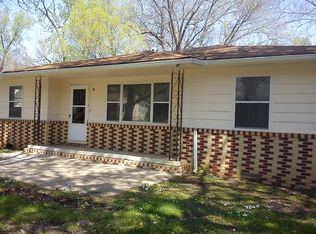 108W W Hickory St, Nevada, MO 64772