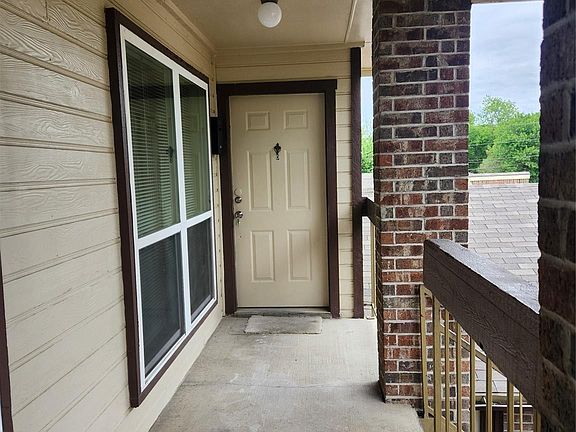 3rd image of 5029 Winder Ct #D