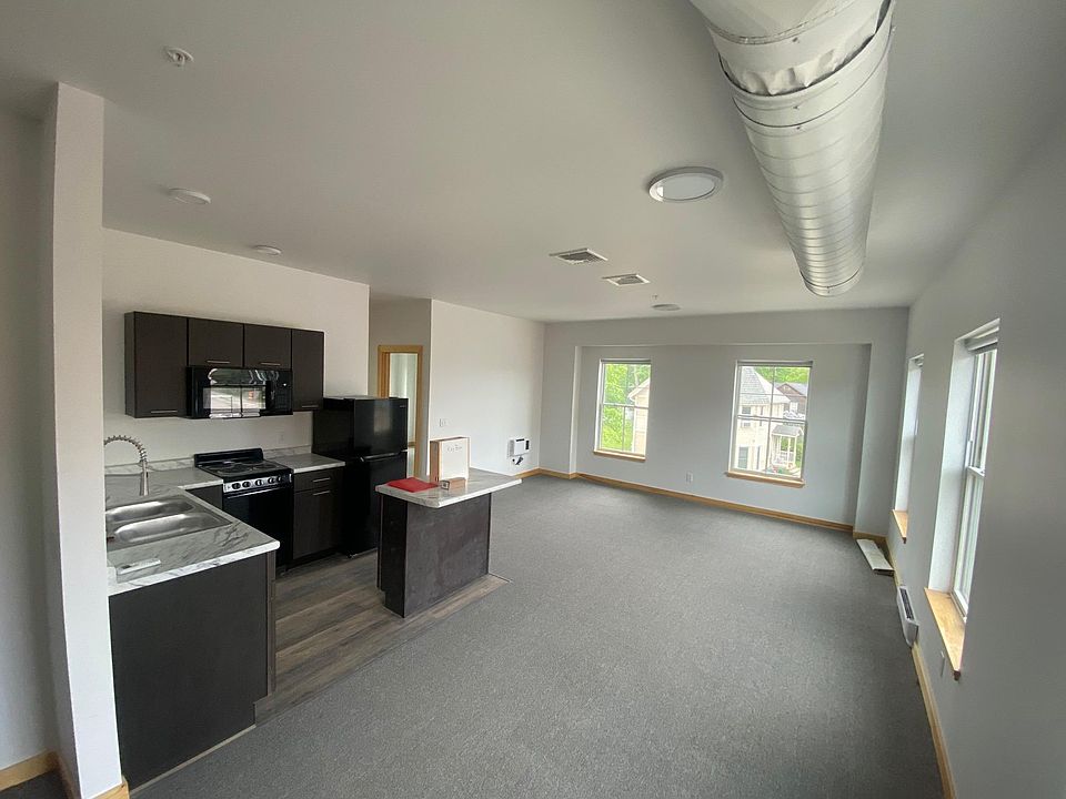Kitchen/Living Space