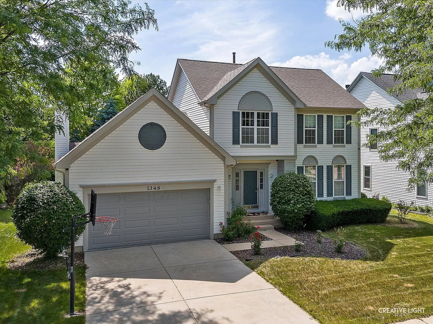 4 bed, 3.5 bath, 1963 sqft, $5,000 — Photo 2