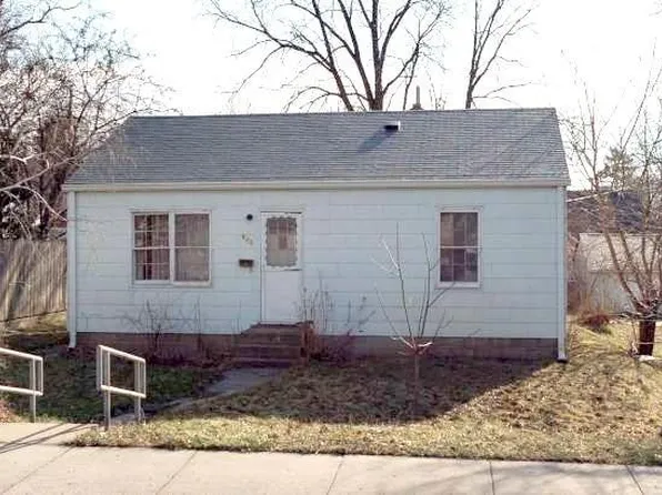 923 7th Ave S, South Saint Paul, MN 55075