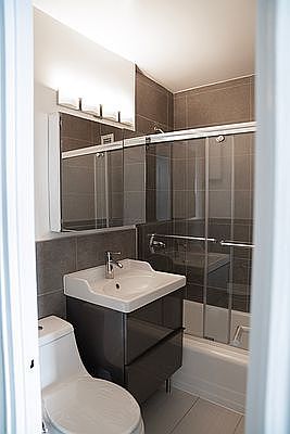 5th image of 10420 Queens Blvd APT 10Y