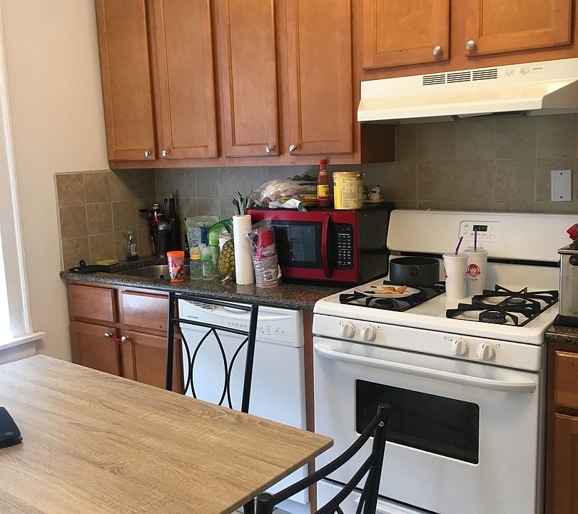 2nd image of 6308 N Oakley Ave APT 3W