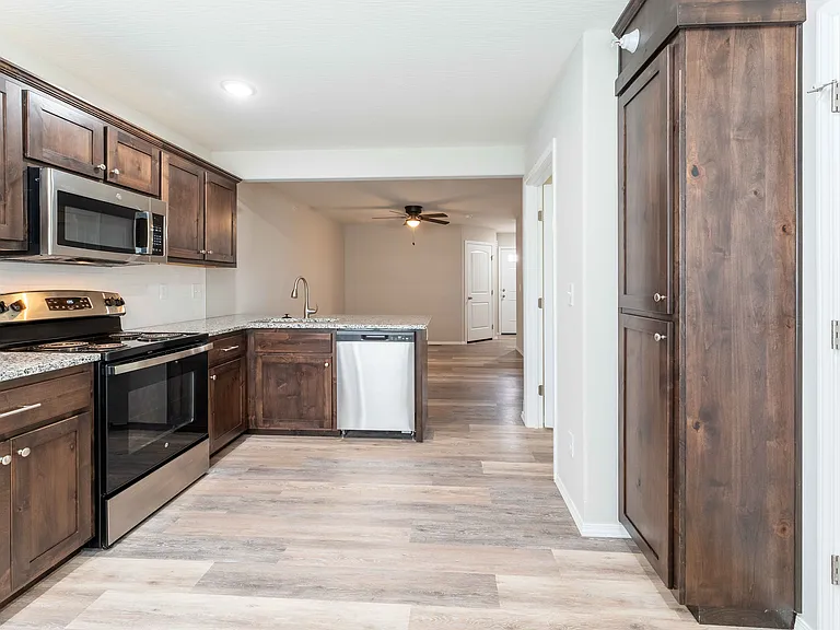 Oakwood Heights Townhomes — Photo 72