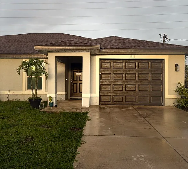 4331 SW Santa Barbara Pl — Photo 1