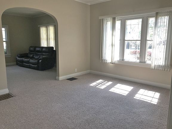 5th image of 1528 Burnett Ln