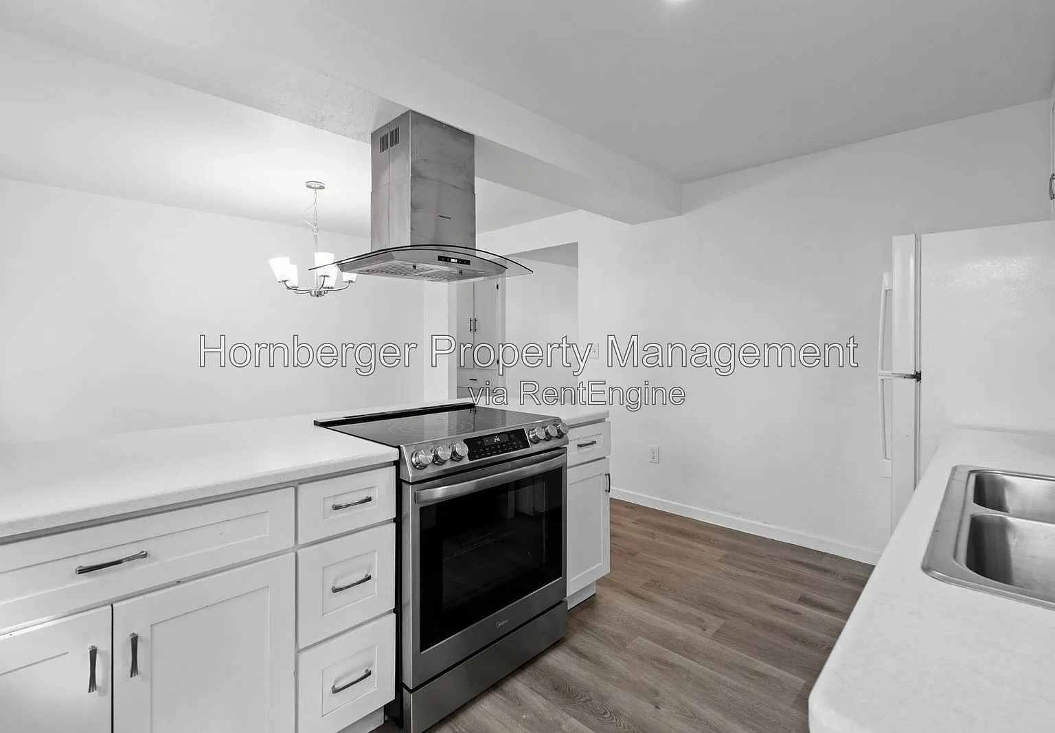 4 bed, 1.0 bath, 1940 sqft, $1,875 — Photo 3