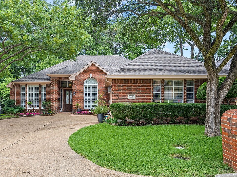1st image of 221 Freedom Ct
