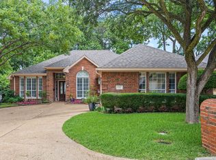 221 Freedom Ct, Rockwall, TX 75032