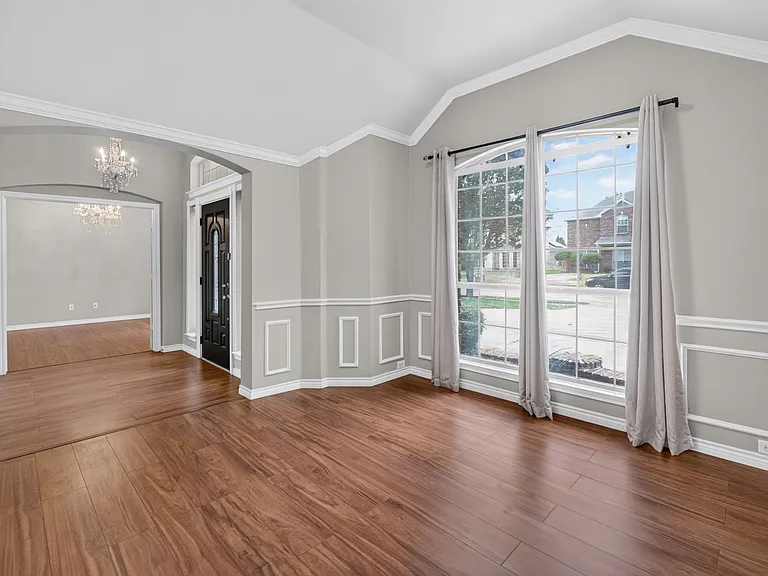 2848 Gillespie Ln — Photo 10